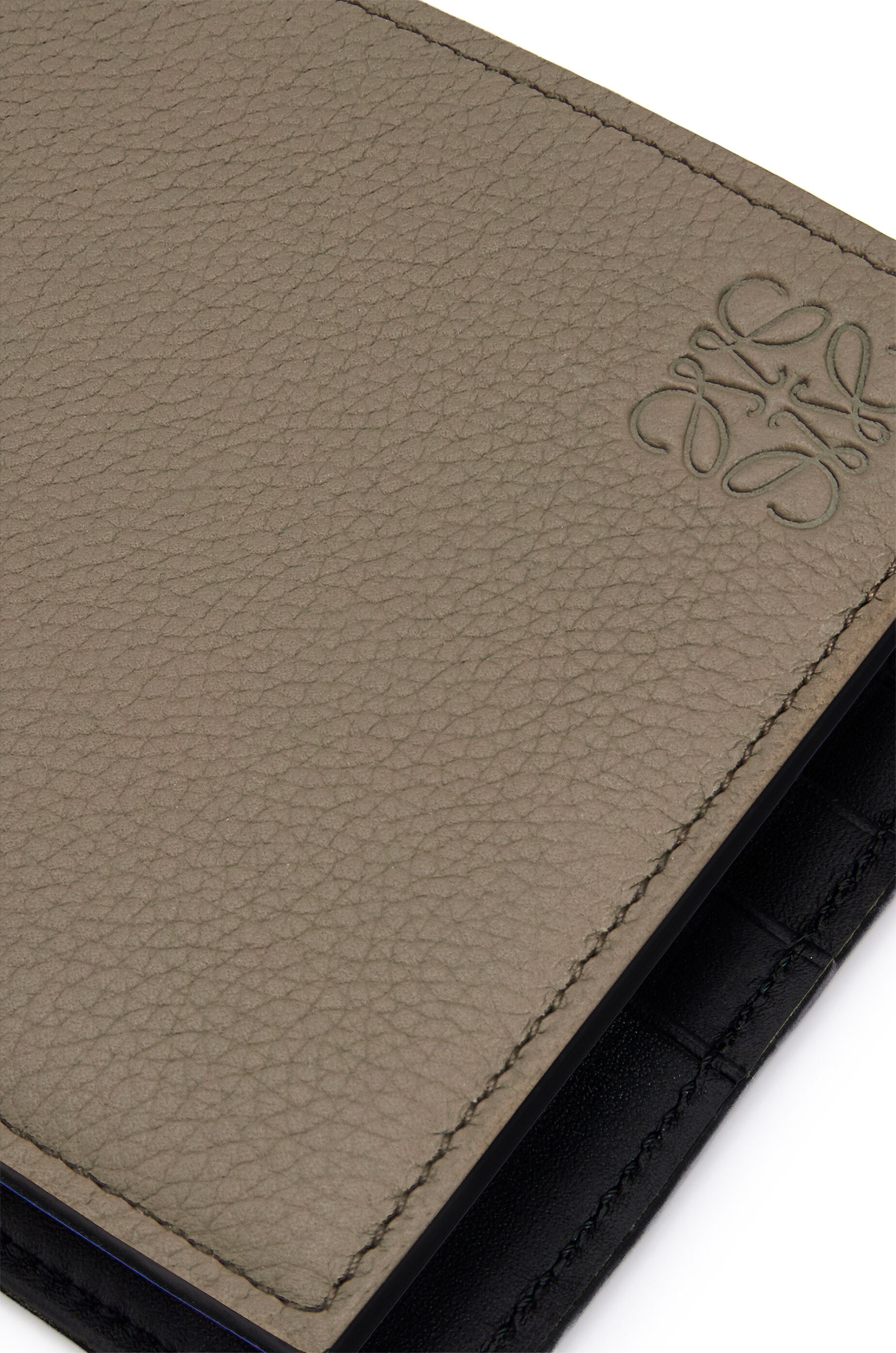 Bifold wallet in soft grained calfskin - 5