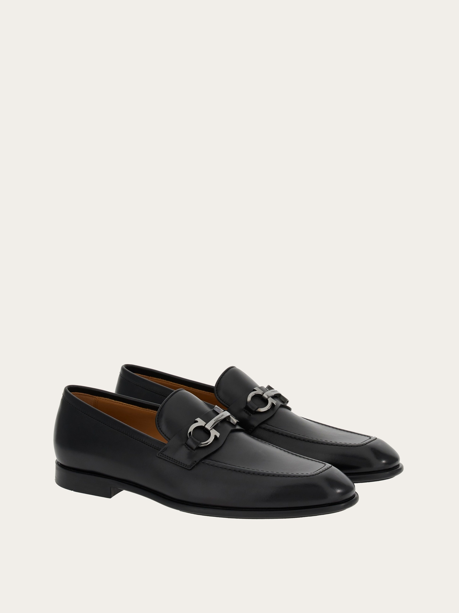 Moccasin with Gancini ornament - 5