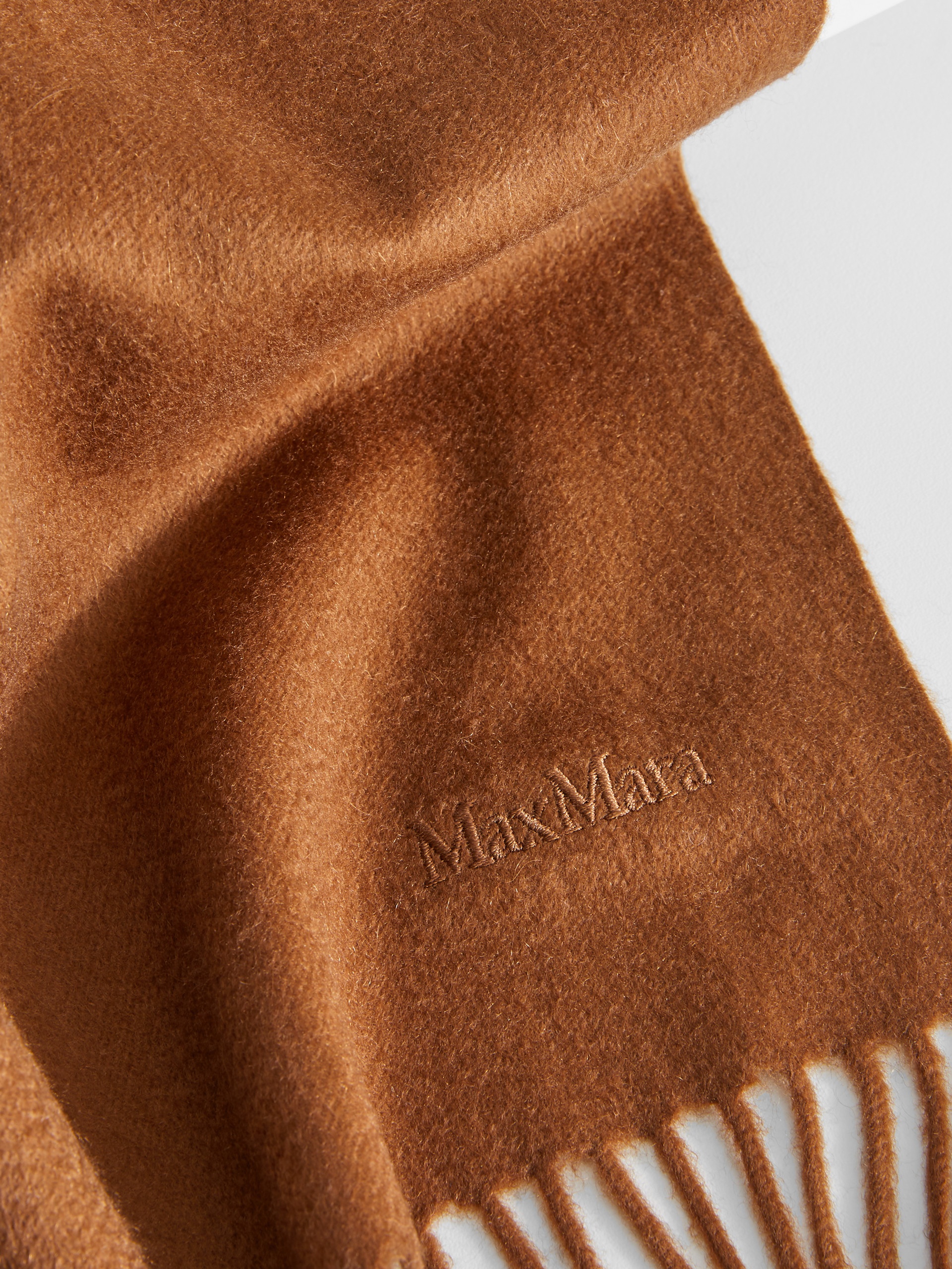 BACI Cashmere stole with embroidery - 3