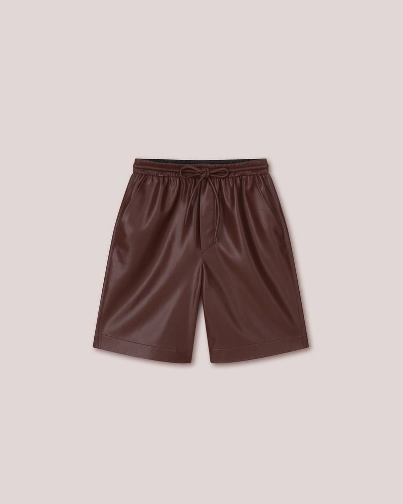 MUNIRA - Karate silouette OKOBOR™ alt-leather shorts - Plum chutney 1