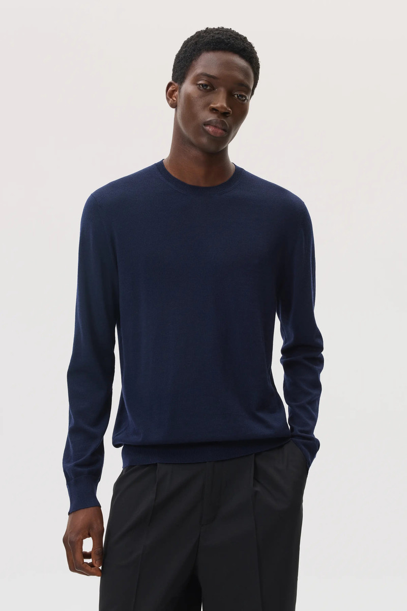 Johnstons of Elgin Merino Round Neck Jumper outlook