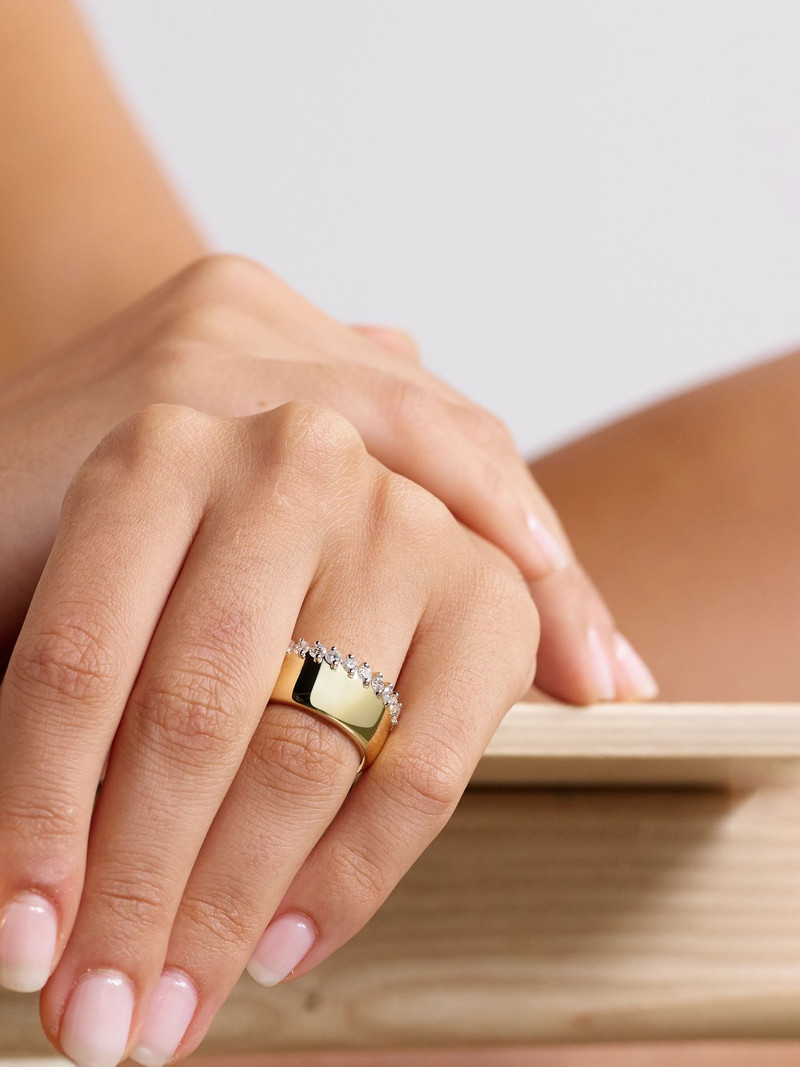 Yvonne Léon Grignotée 18-karat gold diamond ring Gold outlook