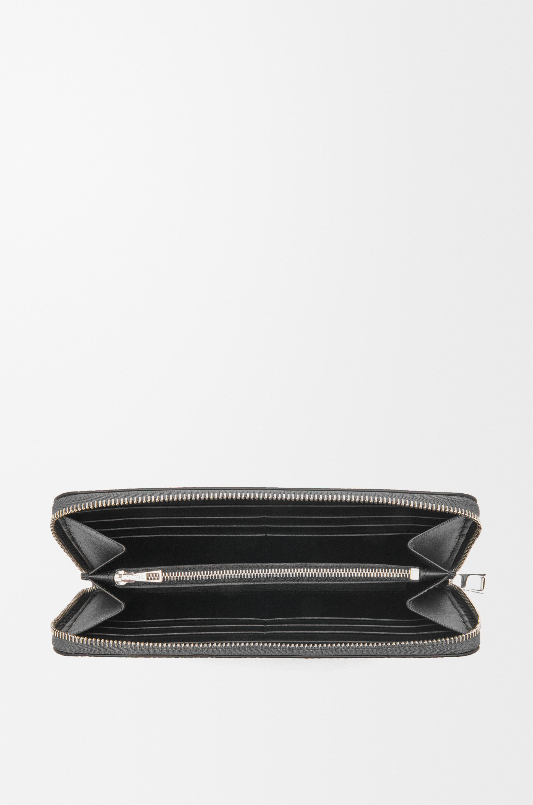 Zip around wallet in soft grained calfskin - 4