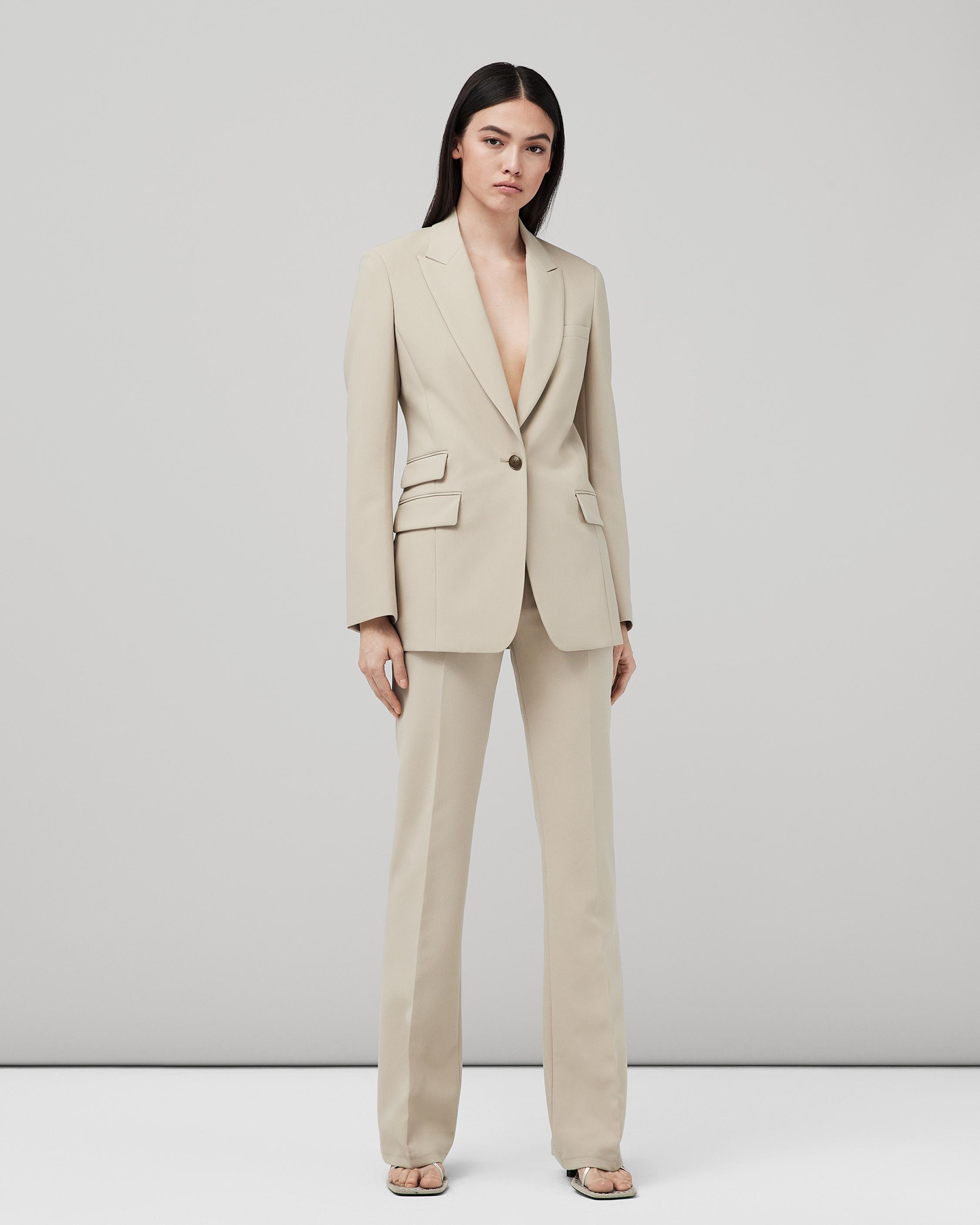 Foster Crepe Blazer
Classic Fit Blazer - 6