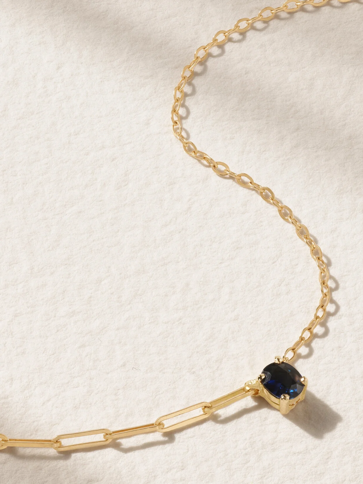 18-karat Gold Sapphire Necklace - 1