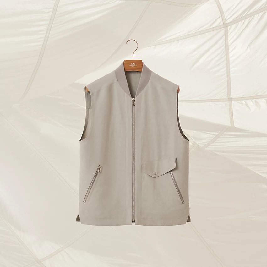 Zipped sleeveless vest - 4