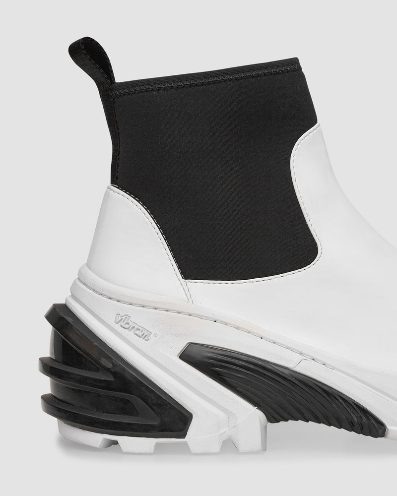 MID BOOT WITH VIBRAM SOLE 7