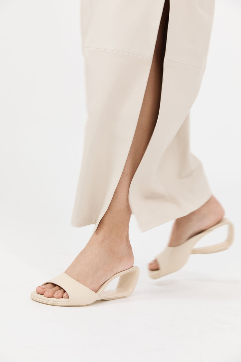 Cut Out Wedge - Butter 1