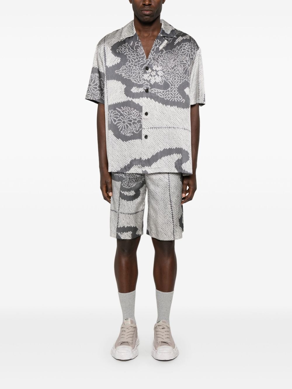 graphic-print shorts - 2