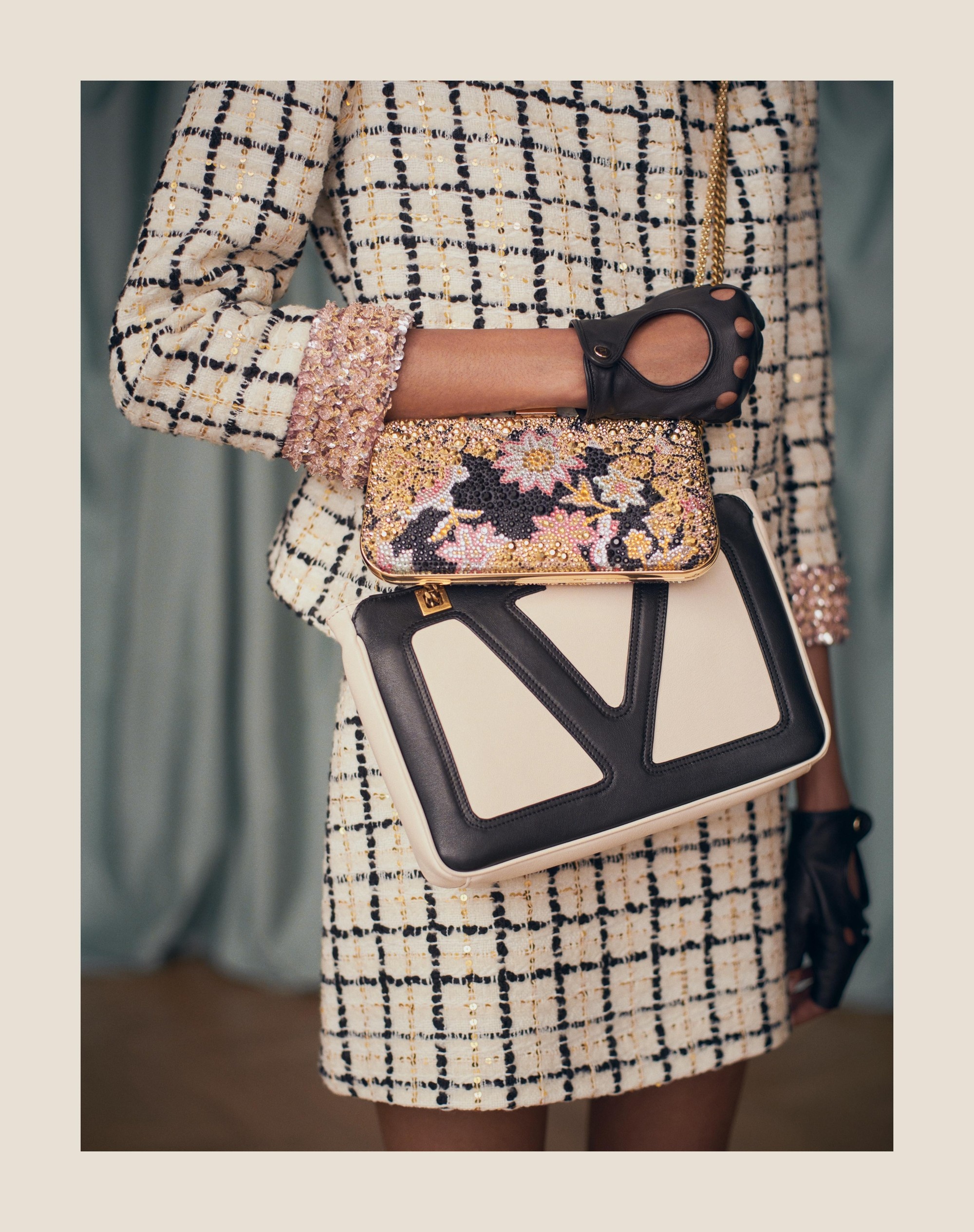 CARRY SECRETS MINAUDIERE WITH RHINESTONES APRES L'HIVER MOTIF - 10
