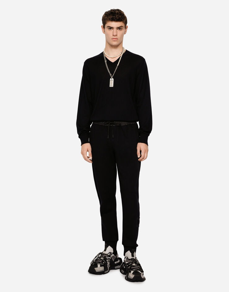 V-neck sweater in cashmere - 4