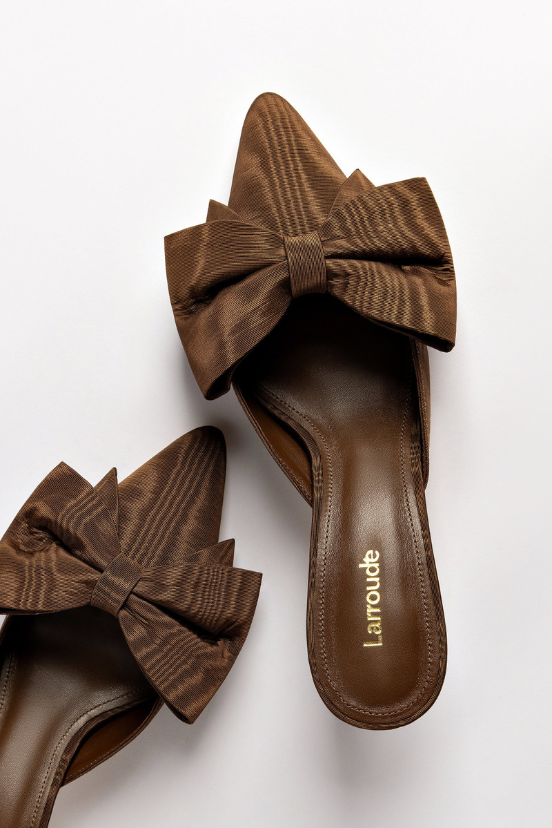 Larroudé Mini Elle Pump In Cinnamon Fabric outlook