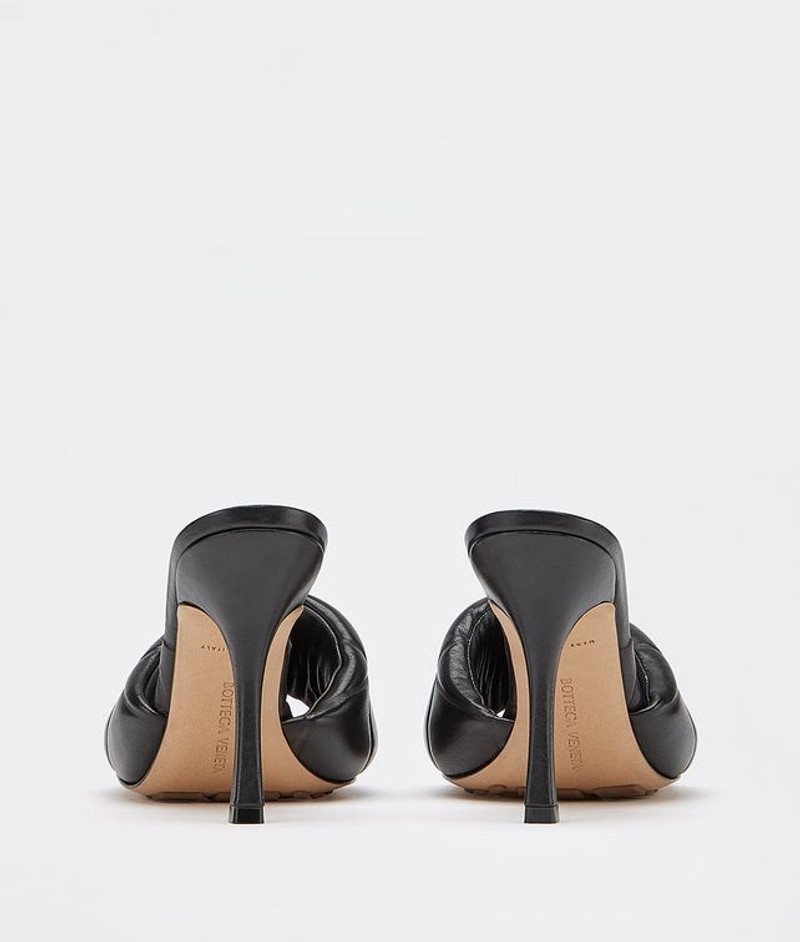 Bottega Veneta THE RUBBER LIDO SANDALS outlook