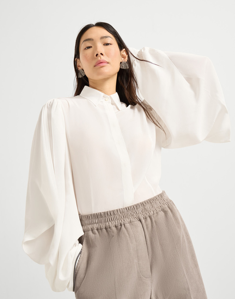 Silk crêpe de Chine shirt with shiny cuffs 4