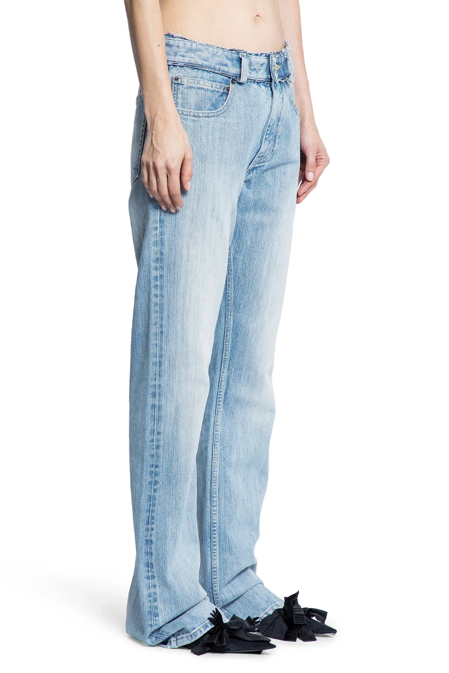 Low-Waisted-Jeans - 2