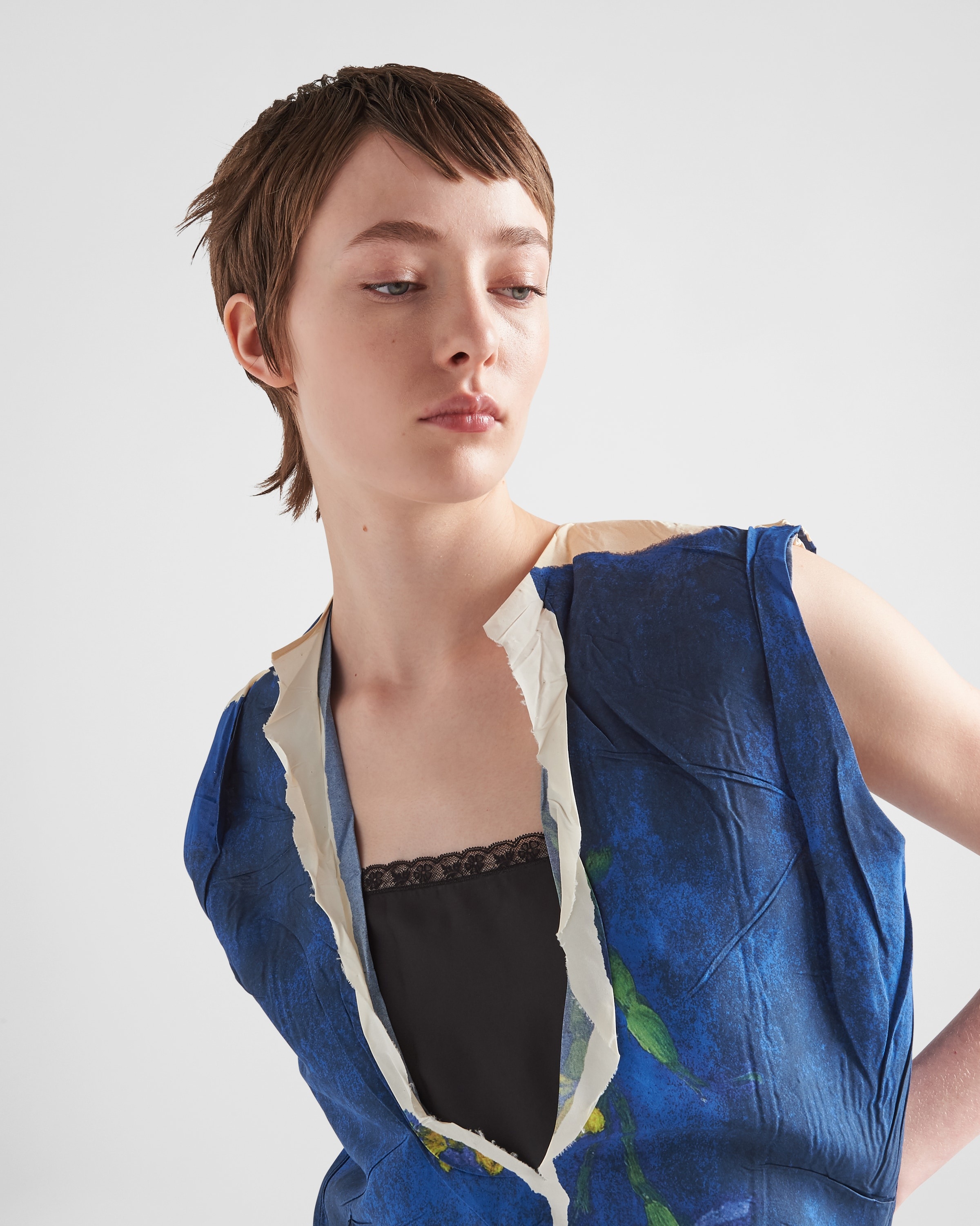 Paper-based printed technical fabric dress - 3