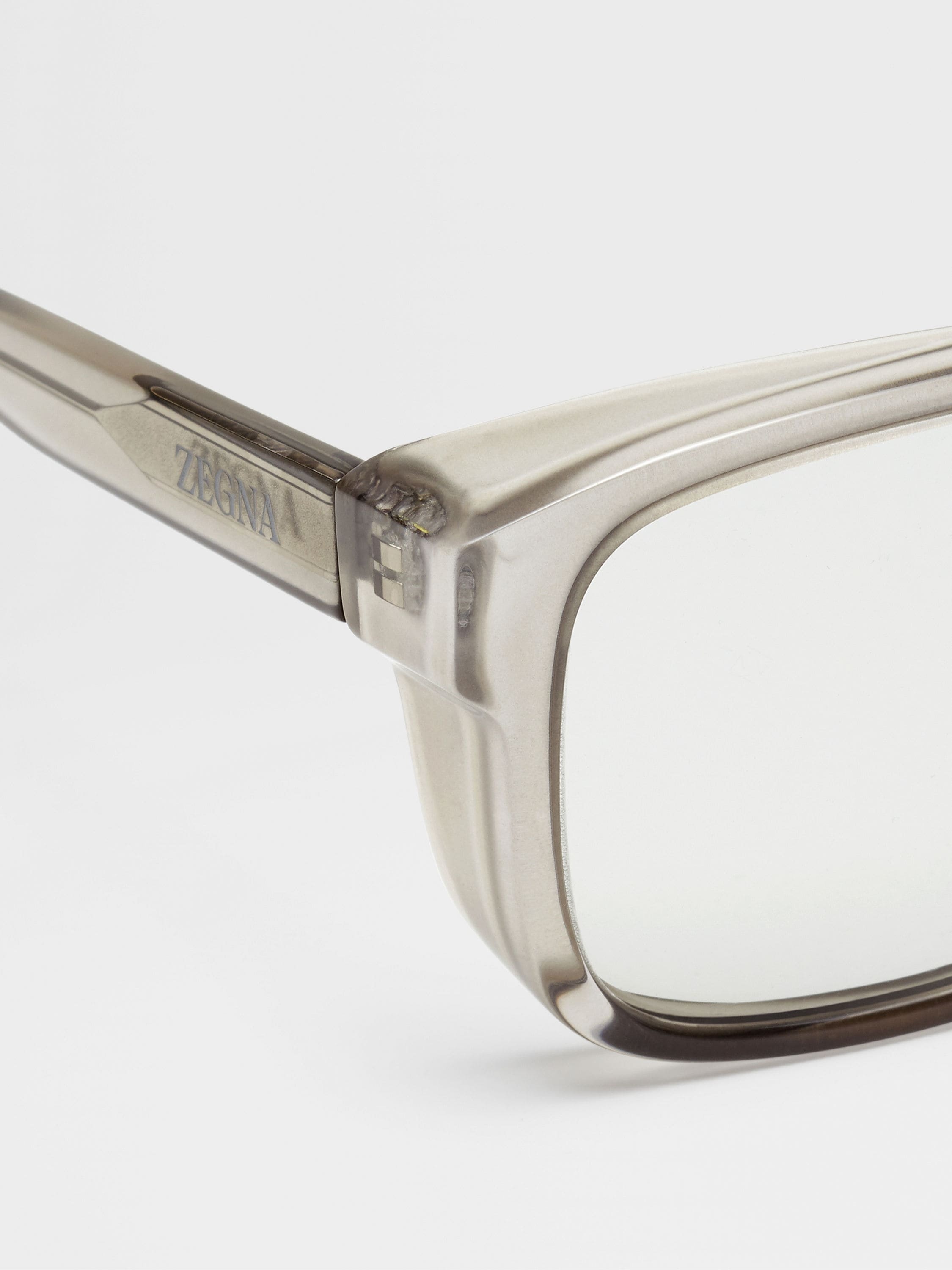 TRANSPARENT LIGHT GREY FASHION SHOW SUNGLASSES - 2