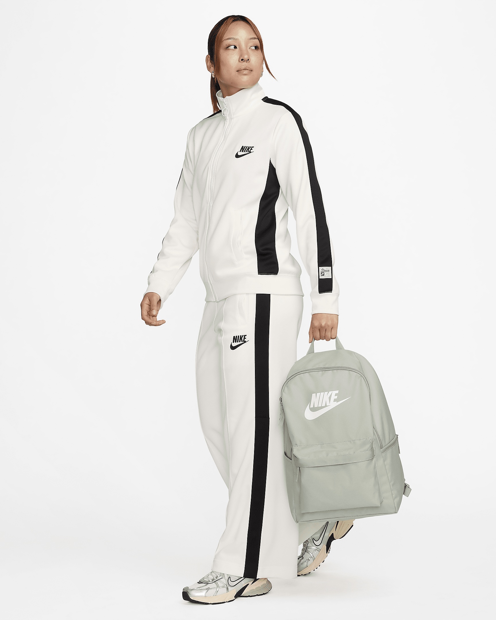 Nike Heritage Backpack (25L) - 9