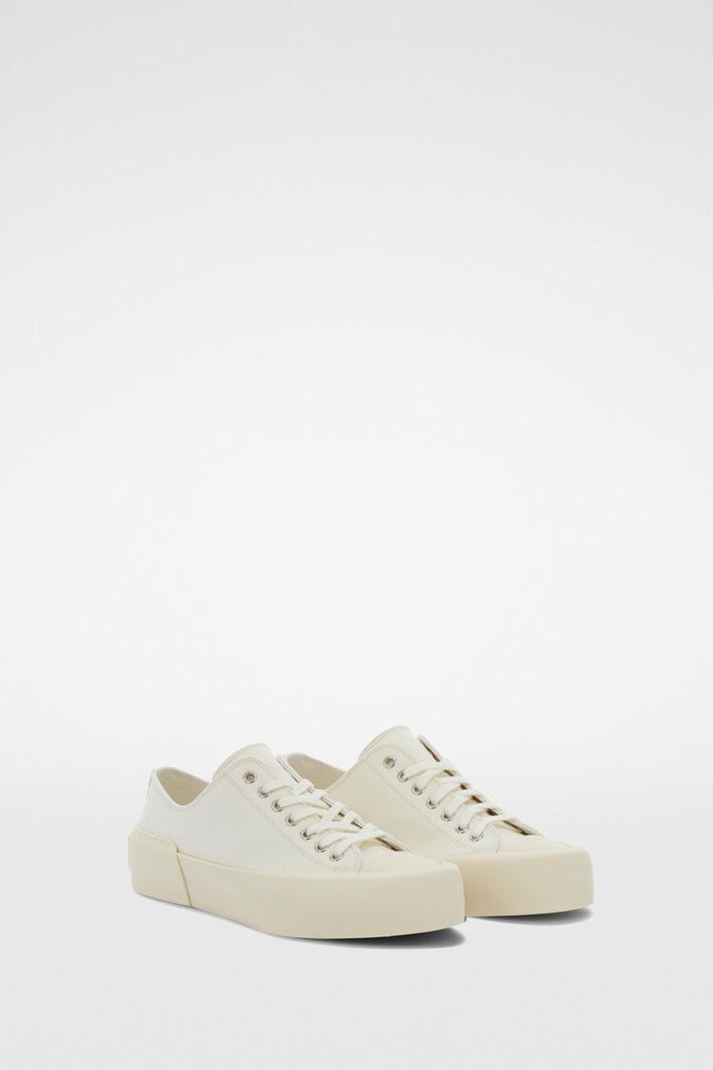Sneakers 3