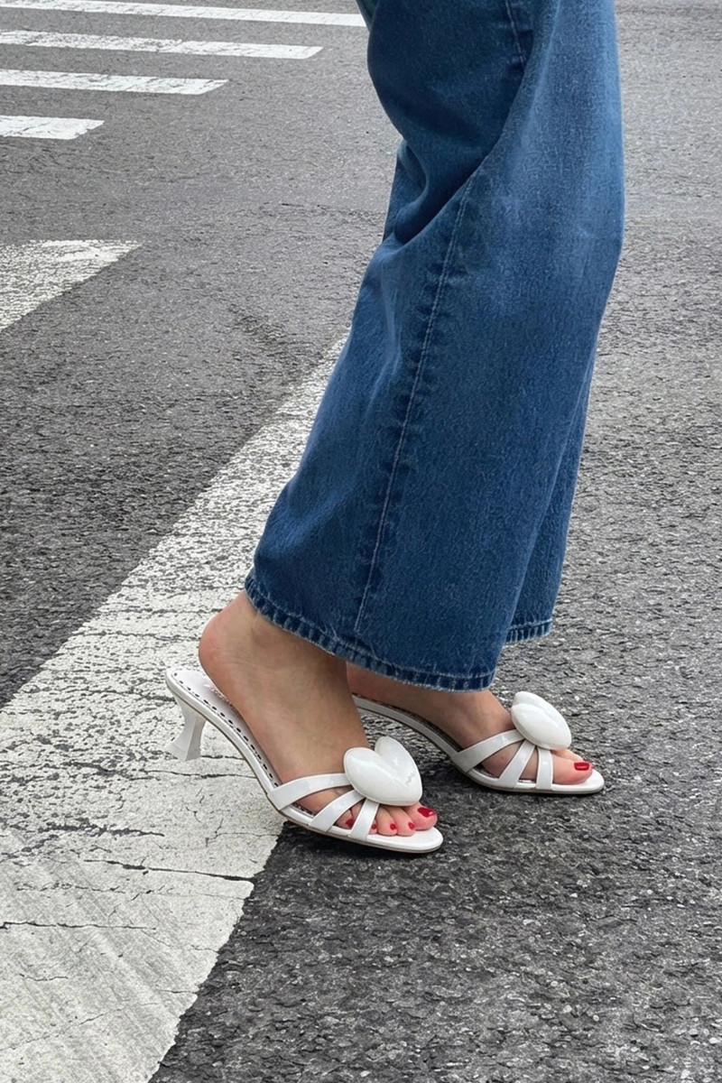 Larroudé Amore Mule White Patent Leather outlook