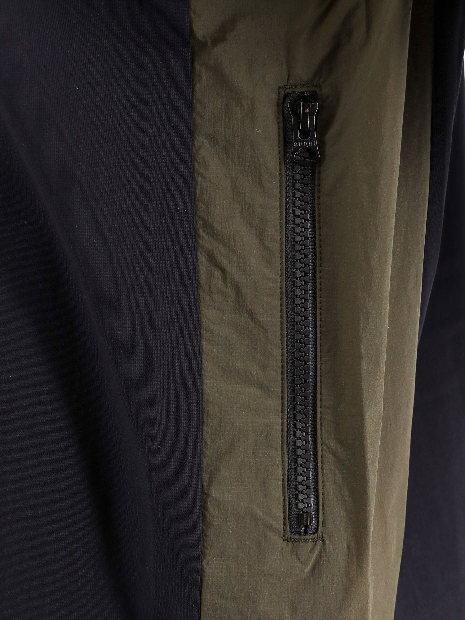 Sacai Men Cotton T-Shirt With Nylon Insert - 4
