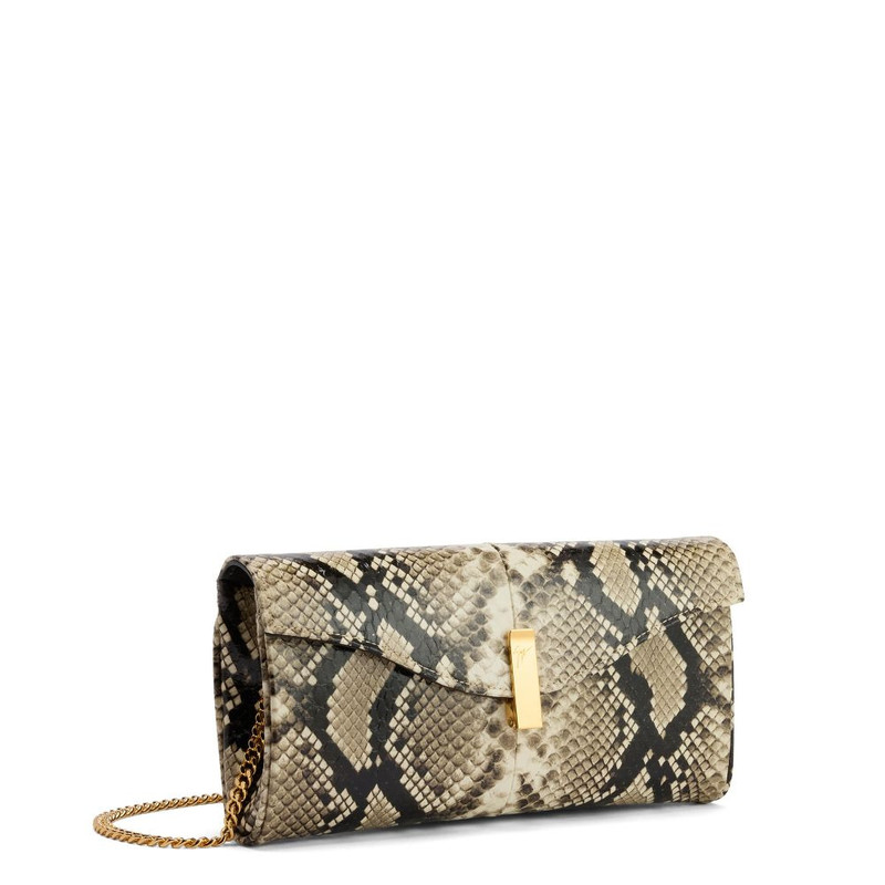 Giuseppe Zanotti Flutie outlook