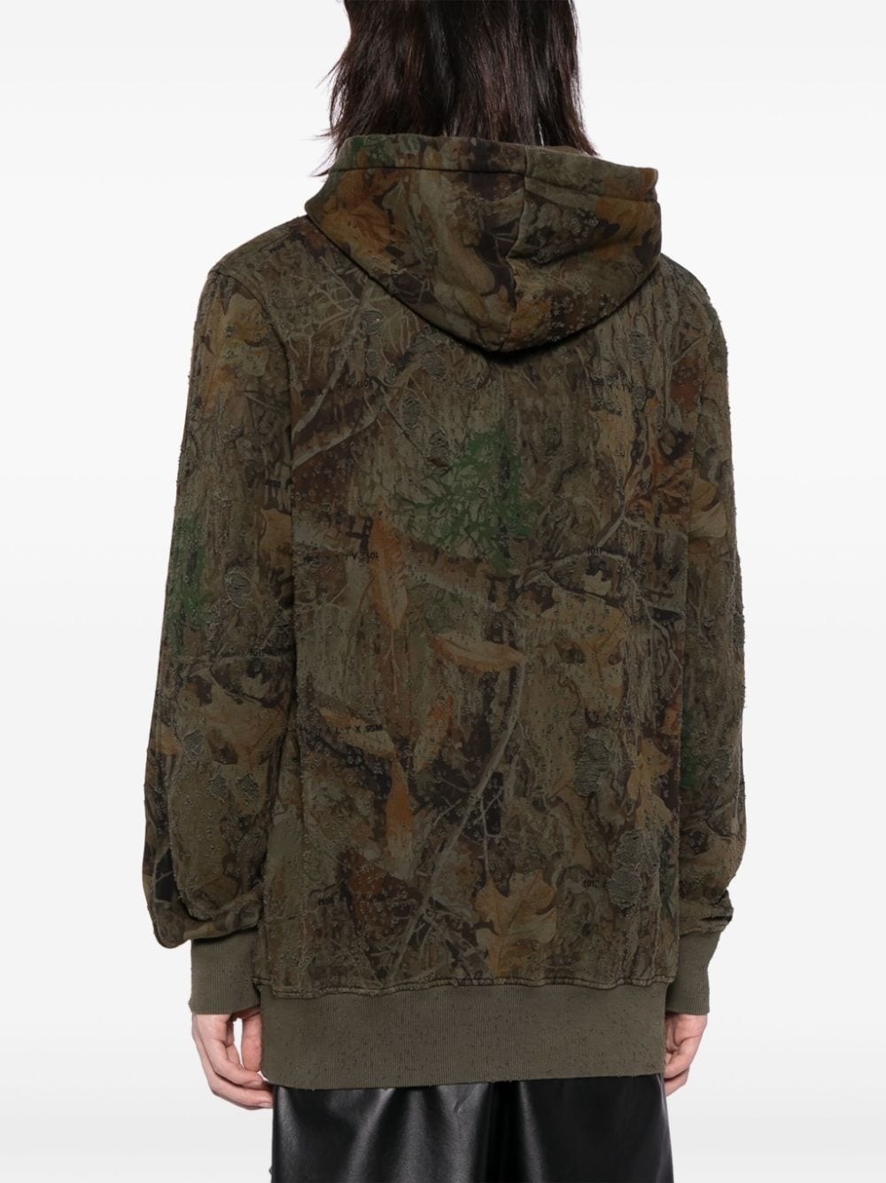 distressed-finish camouflage-pattern hoodie - 4