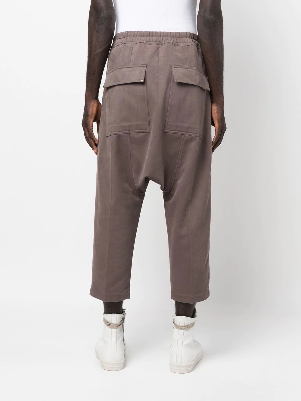 drop-crotch cropped trousers - 4