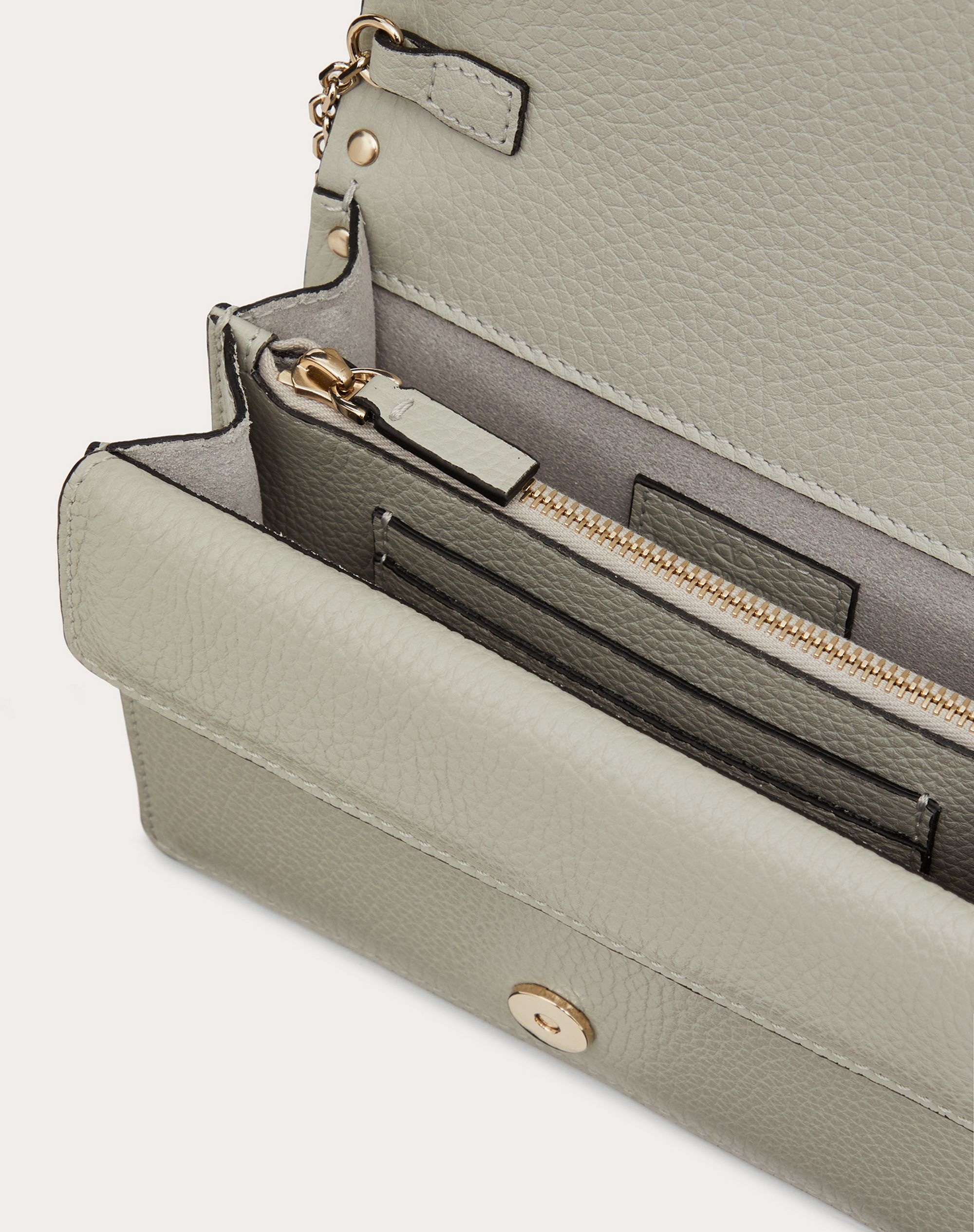 Rockstud Grainy Calfskin Chain Pouch - 6