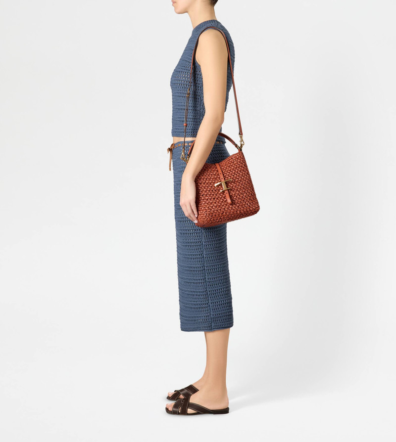 T TIMELESS BUCKET BAG IN RAFFIA AND LEATHER MINI - ORANGE 9
