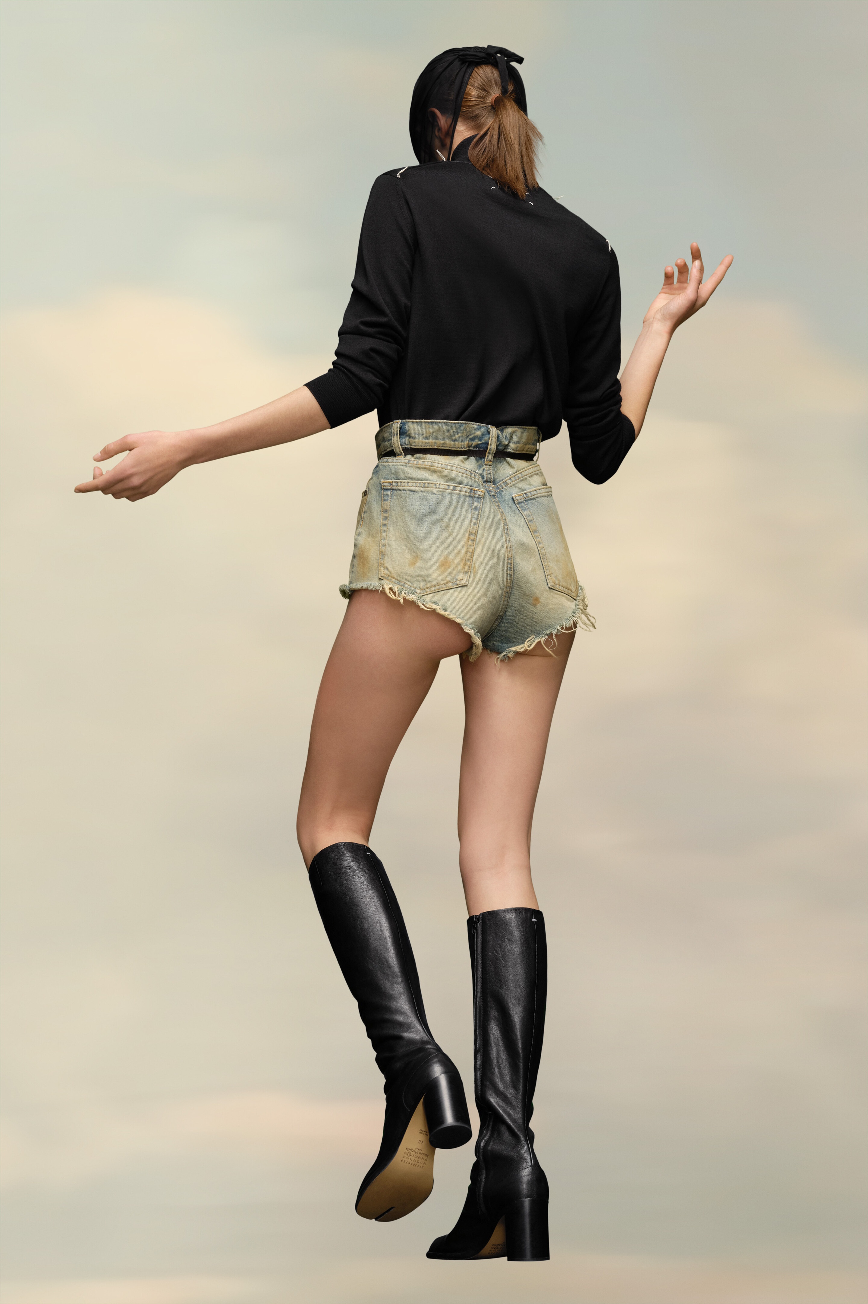 Distressed denim shorts - 4