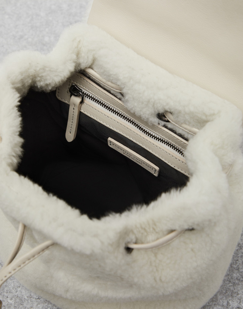 Virgin wool and cashmere fleecy backpack with shiny handle 5