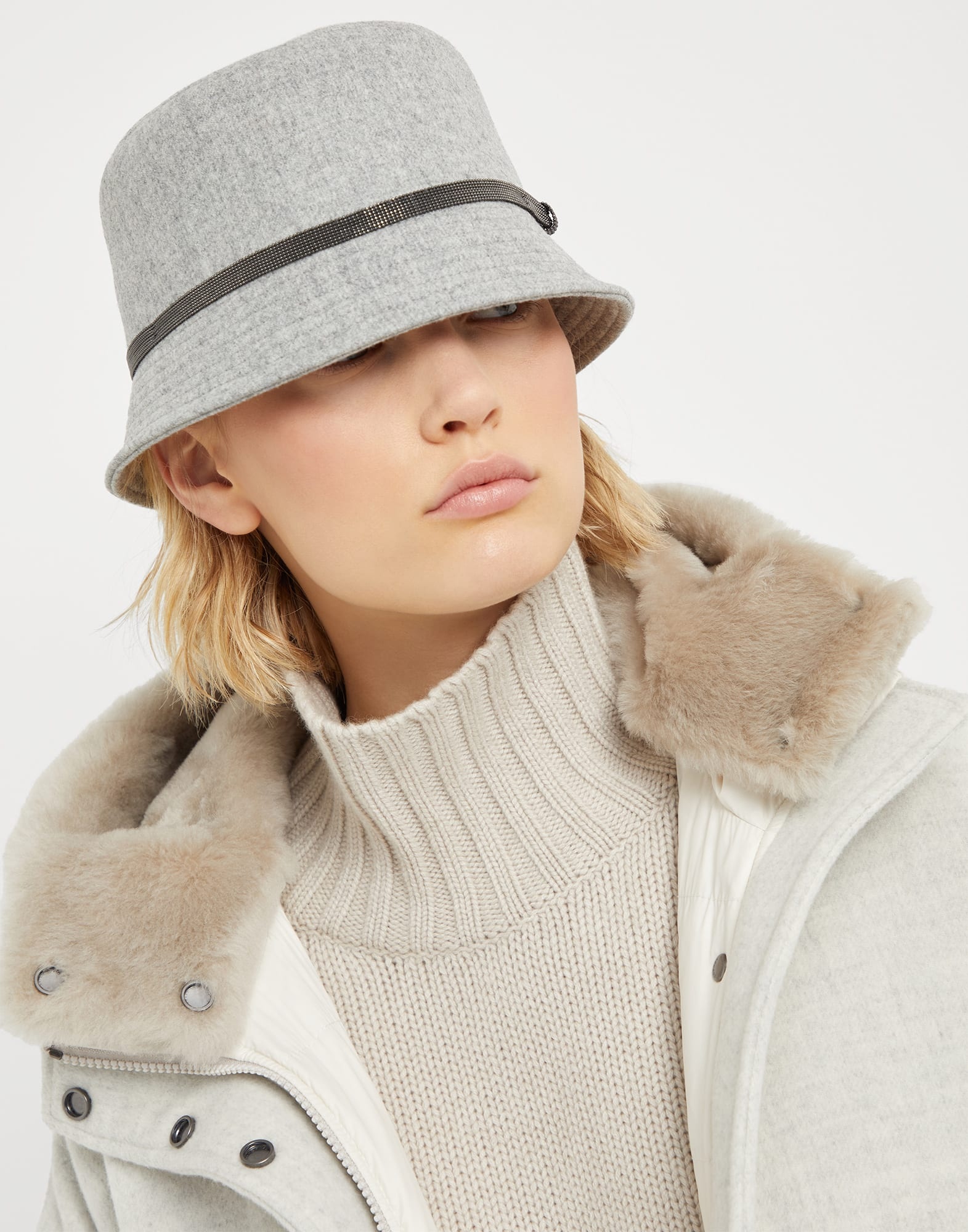 Brunello Cucinelli Virgin wool and cashmere flannel bucket hat with shiny band REVERSIBLE