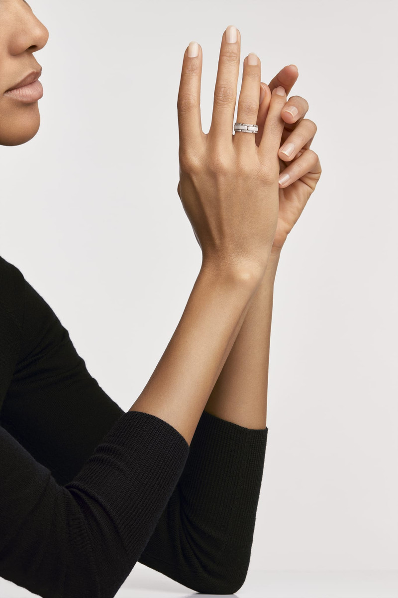 CHANEL Ultra ring outlook