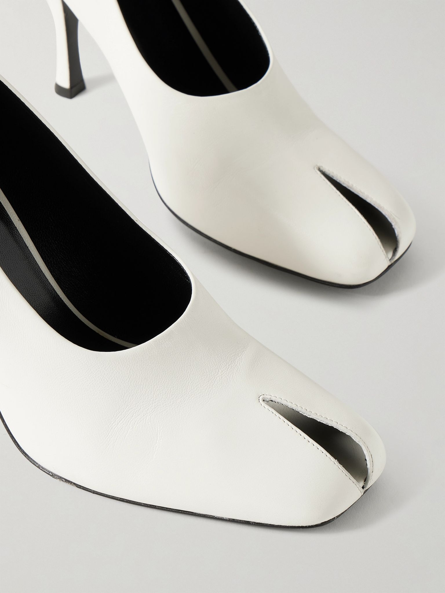 Eva cutout leather pumps White - 4