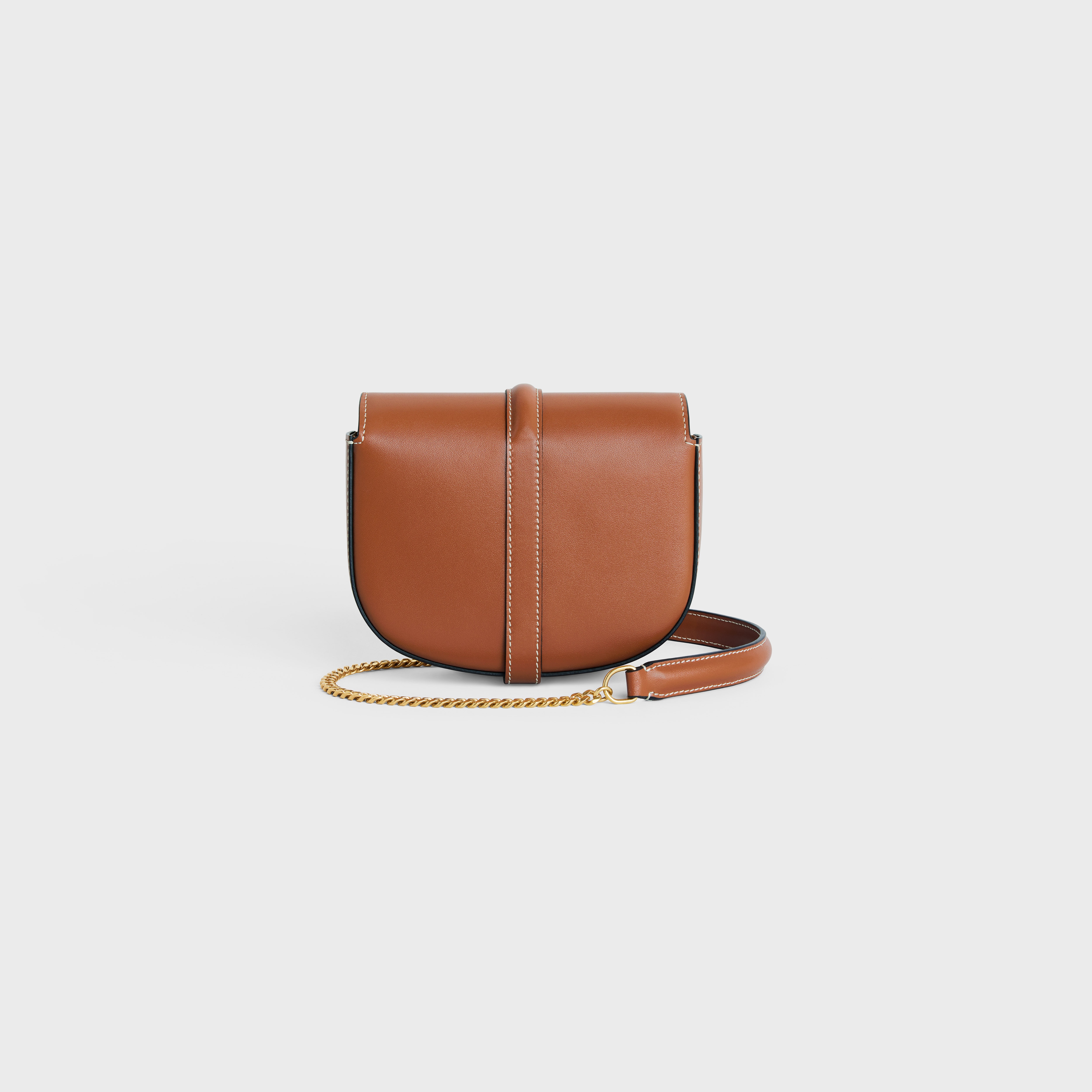 clutch on chain cuir triomphe in smooth calfskin