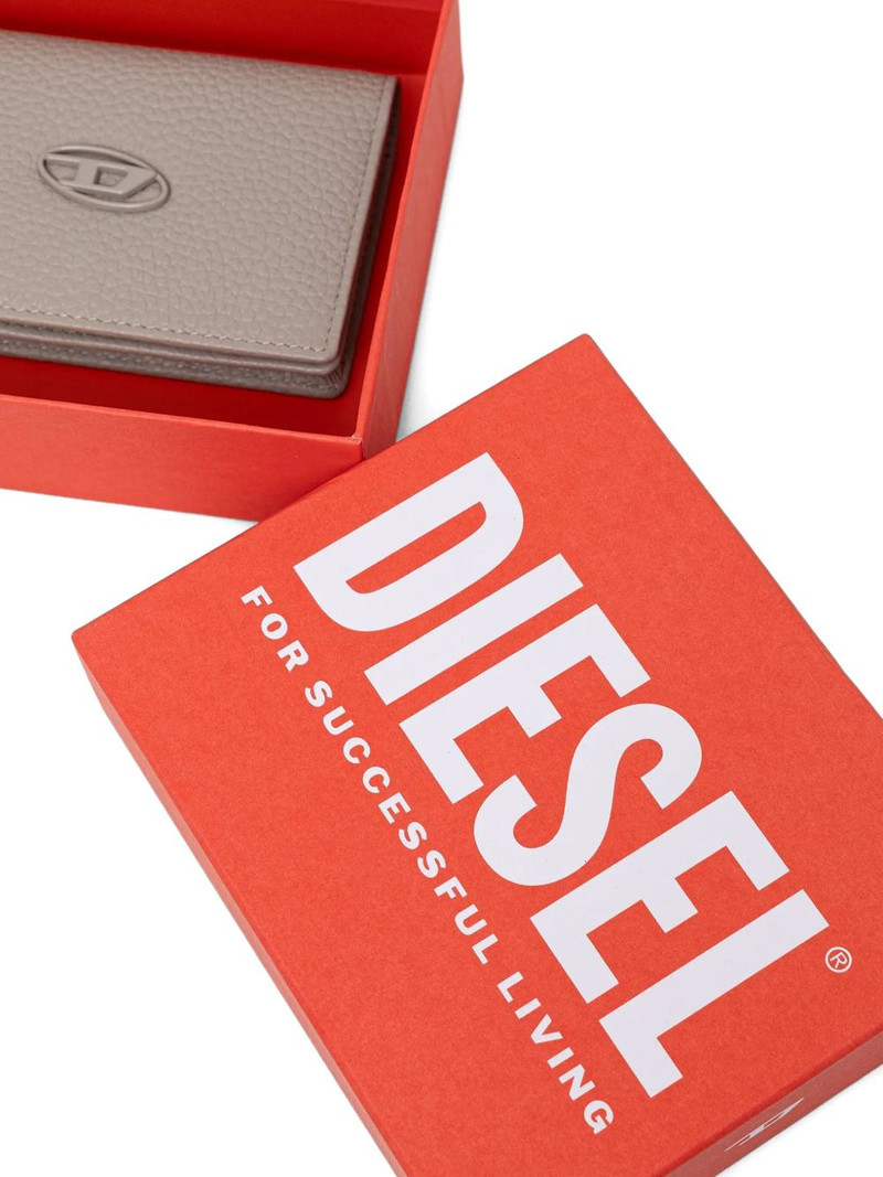 logo-plaque cardholder 3