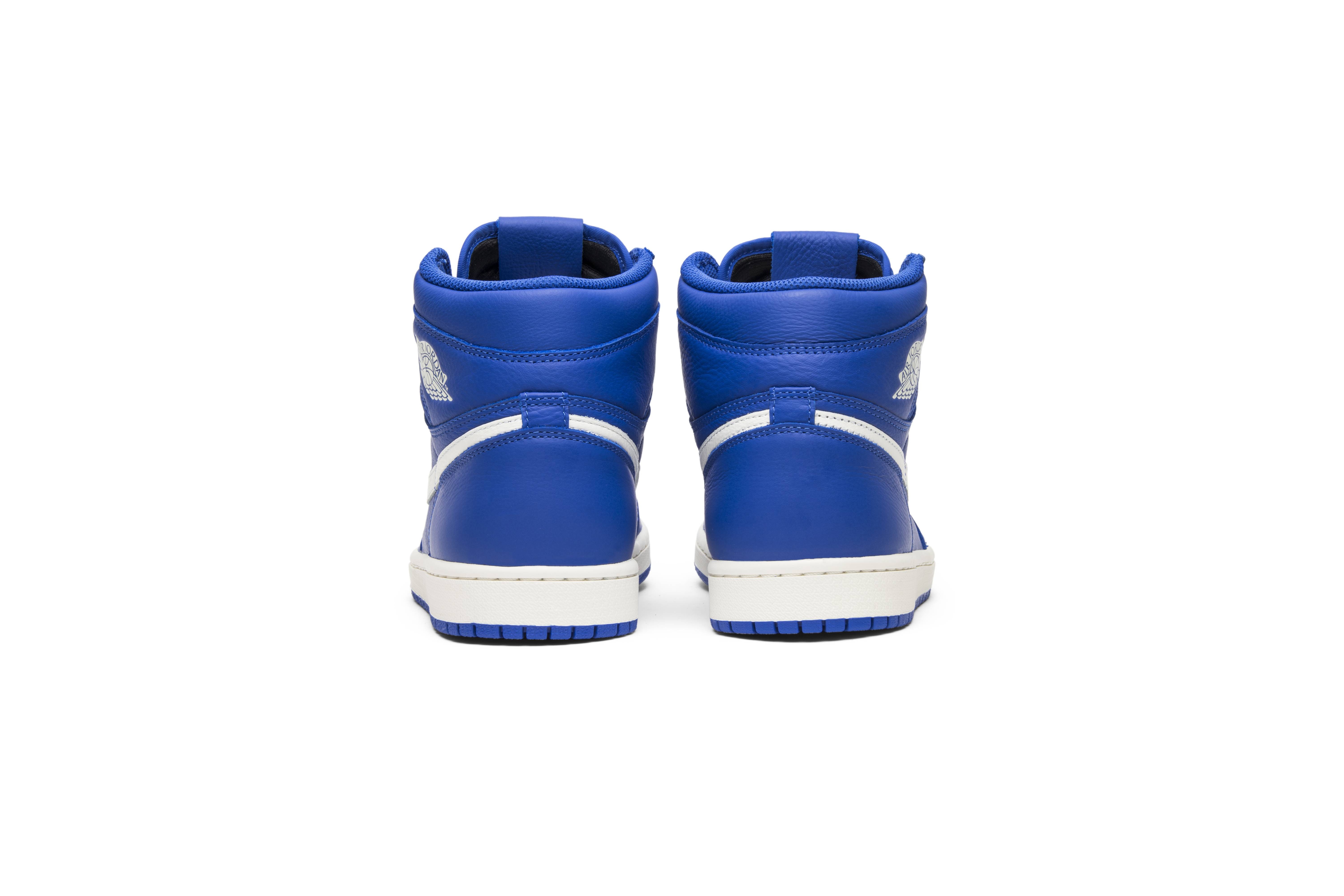 Air Jordan 1 Retro High OG 'Hyper Royal' - 6