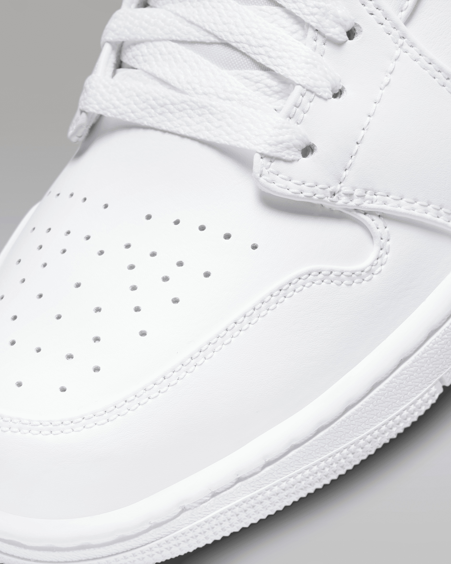 Men's Air Jordan 1 Mid Shoes - 7