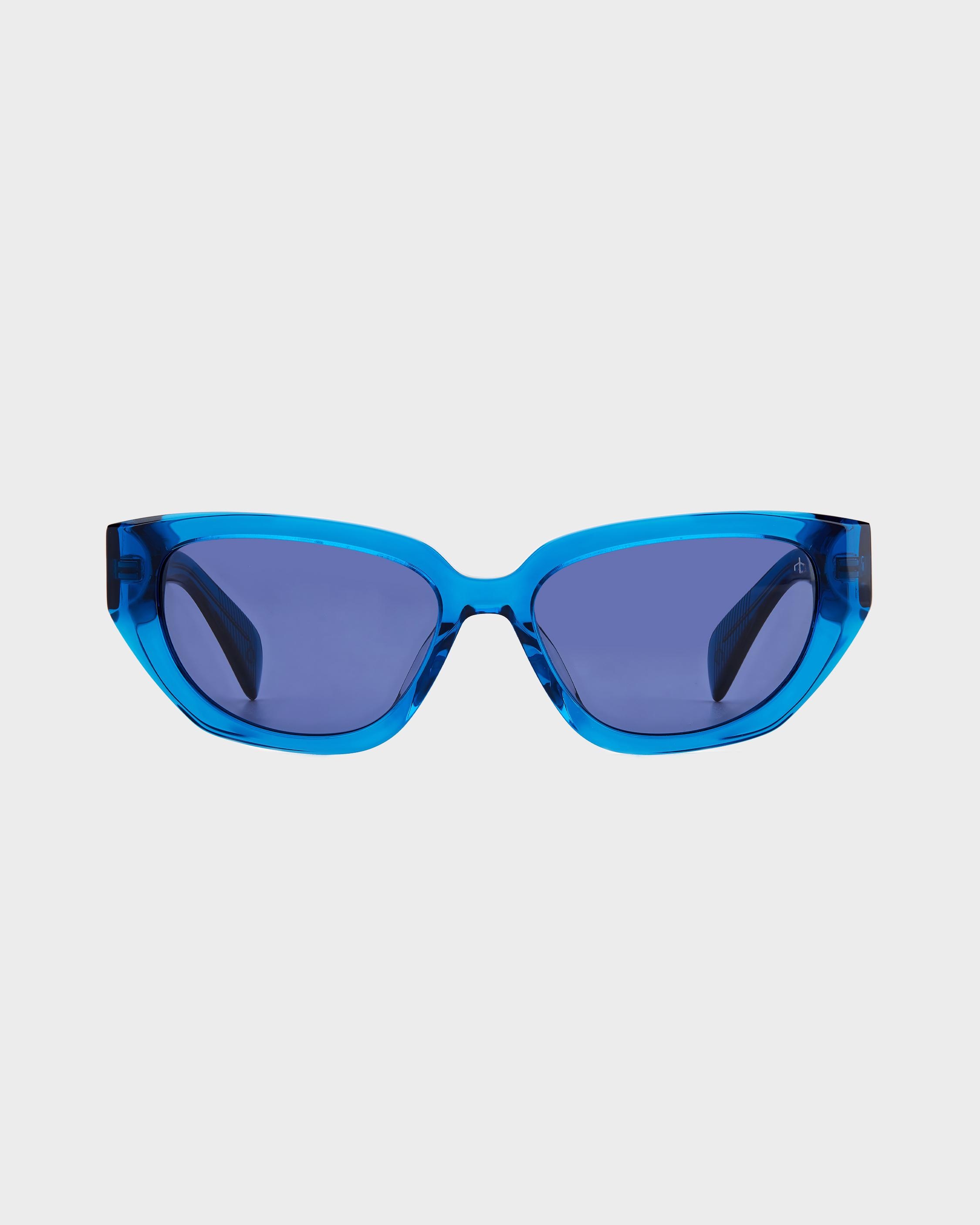 Lena
Butterfly Sunglasses - 2