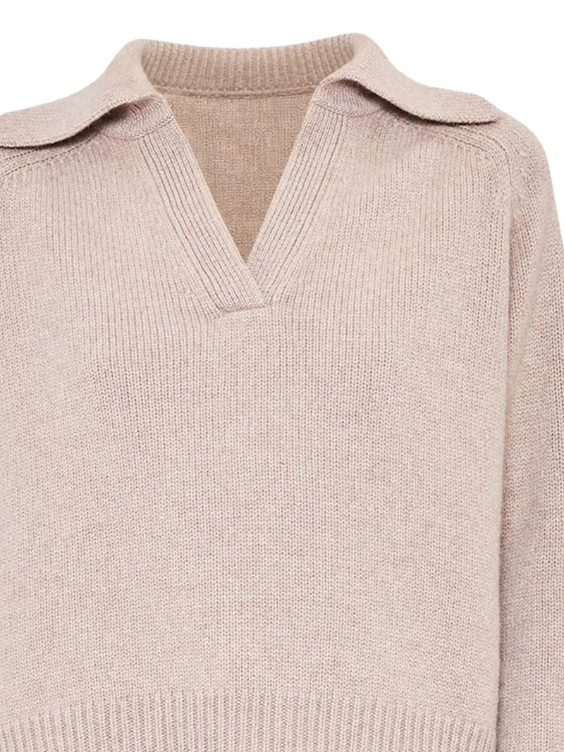 arch4 V-neck collar sweater outlook