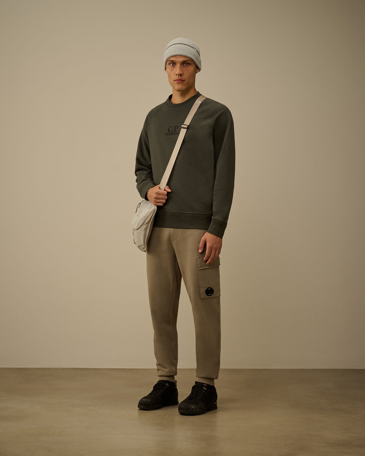 Diagonal Raised Fleece Crewneck Logo Sweatshirt - 2