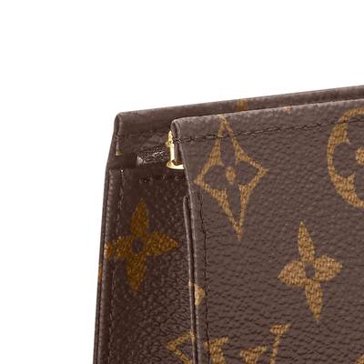 Louis Vuitton Toiletry Pouch 15 outlook