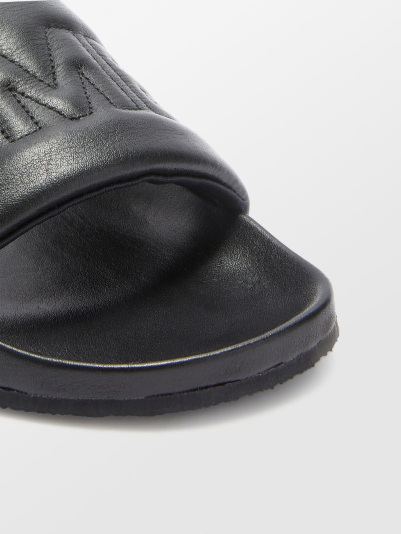 QUILTED LEATHER SLIDER - 5