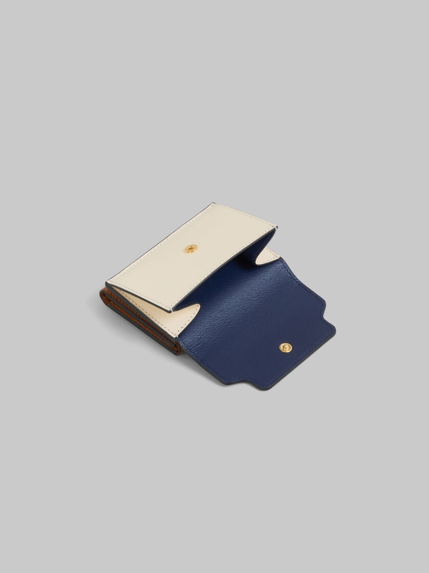 TRIFOLD WALLET IN BLUE, CREAM AND BROWN SAFFIANO LEATHER - 5