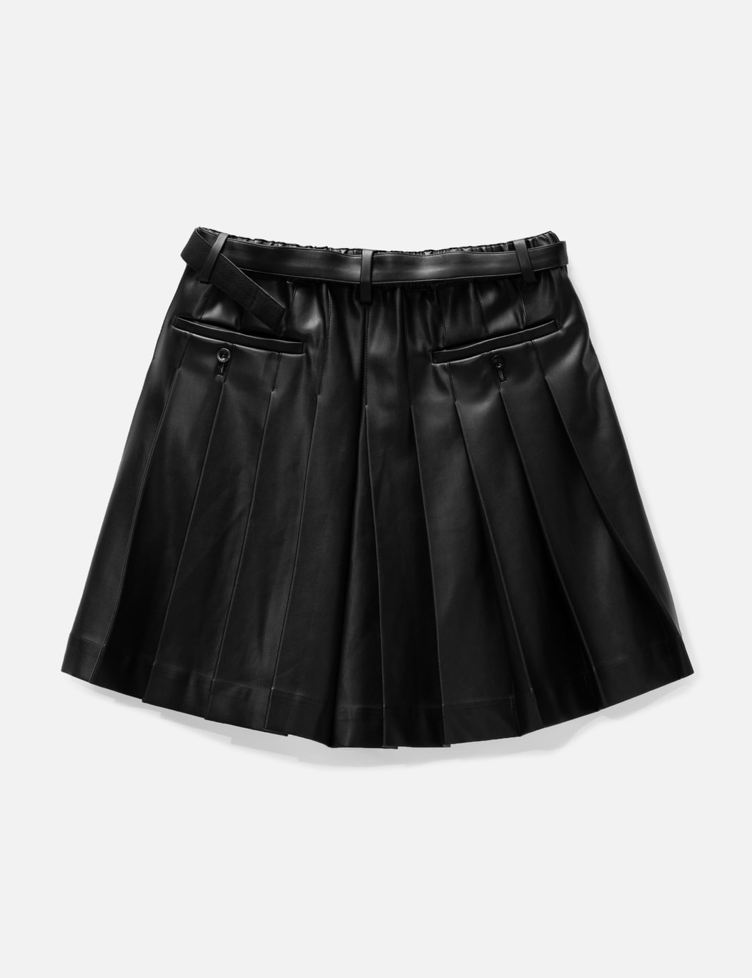 国内より1WEEK【sacai】Faux Leather Shorts sacai FAUX LEATHER SHORTS | hbx | REVERSIBLE