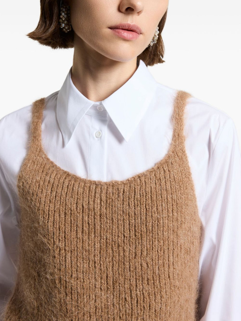 squared-neckline sleeveless top 4