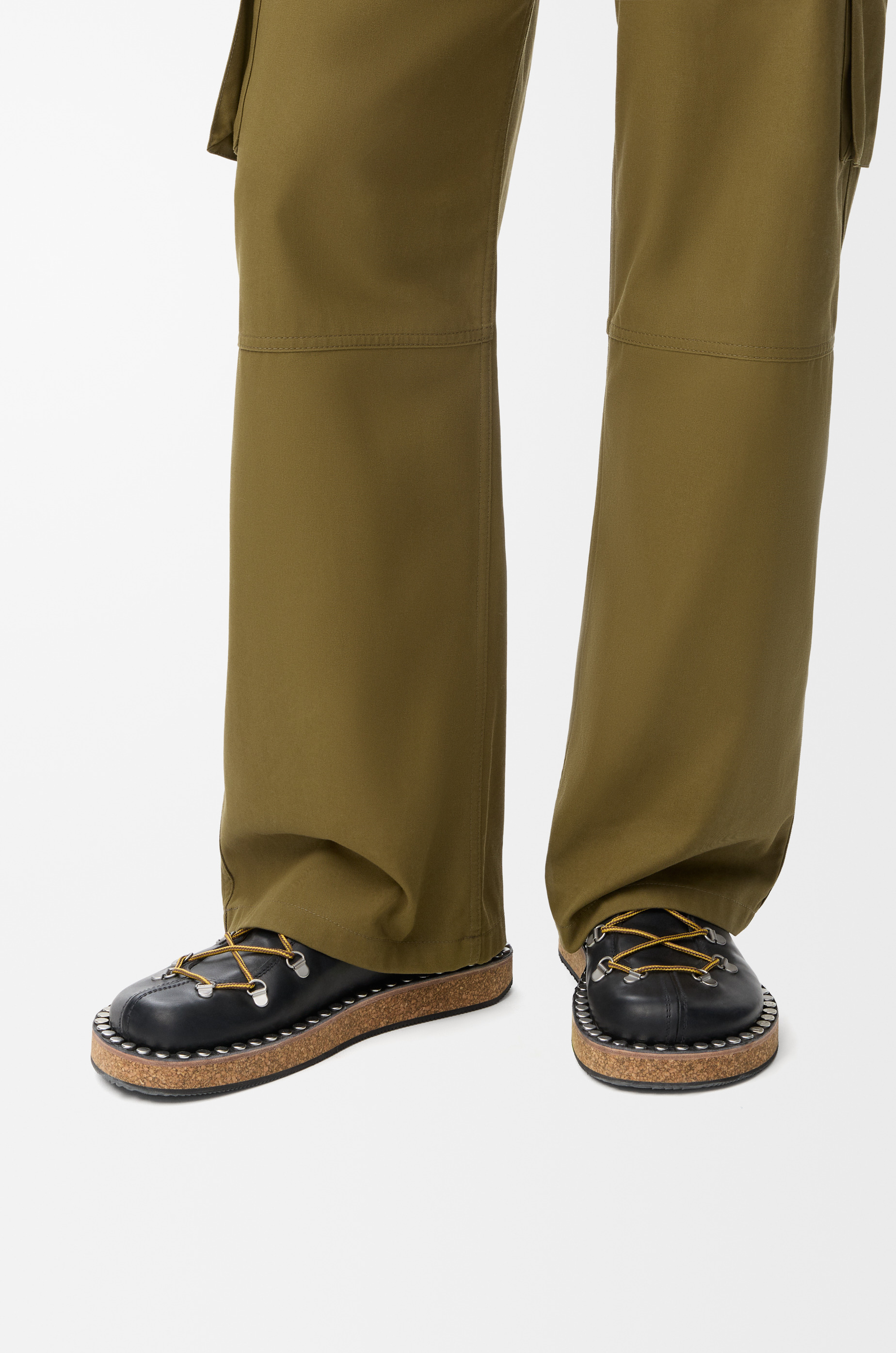 Rivet lace-up in vegetable-tanned calfskin - 2
