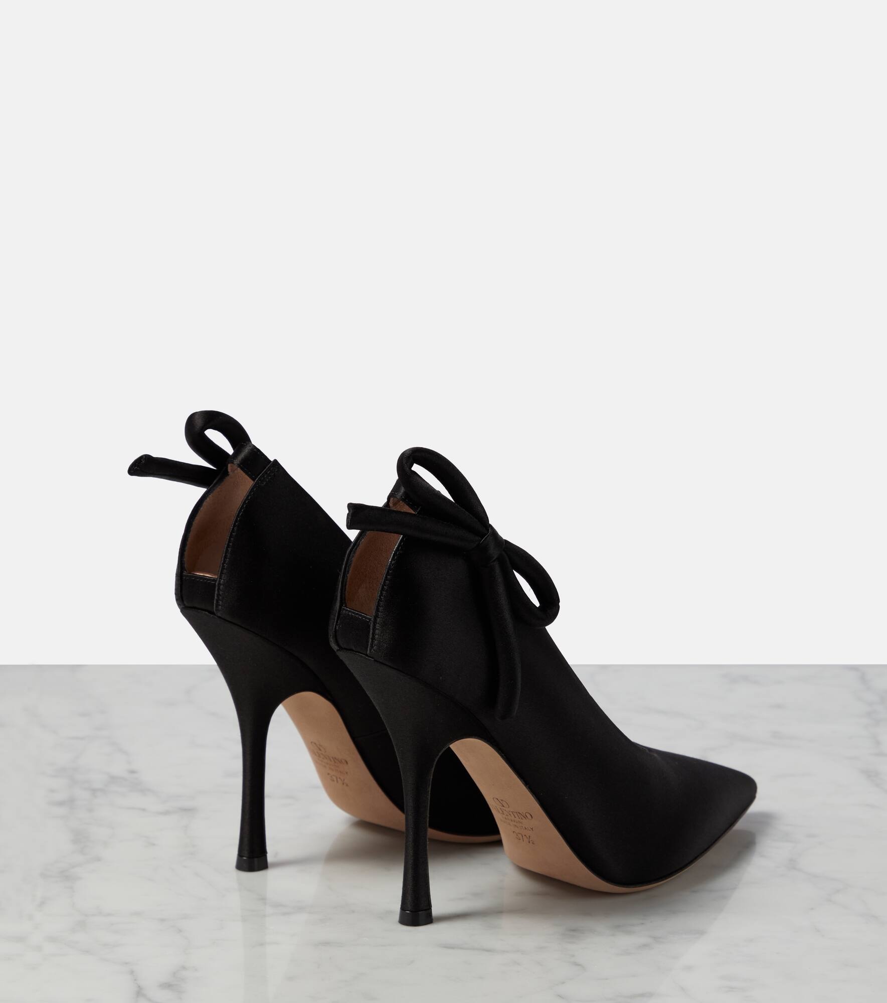 Nite-Out cutout satin pumps - 3