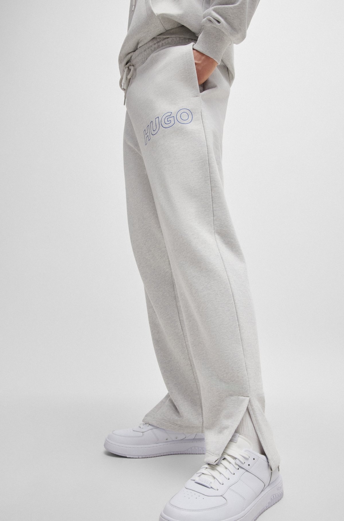 LOOSE-FIT COTTON-TERRY TRACKSUIT BOTTOMS WITH OUTLINE LOGO - 3
